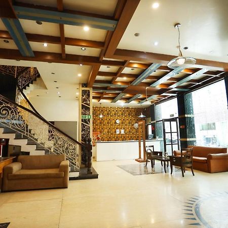 Hotel Maya 'New Delhi' 外观 照片