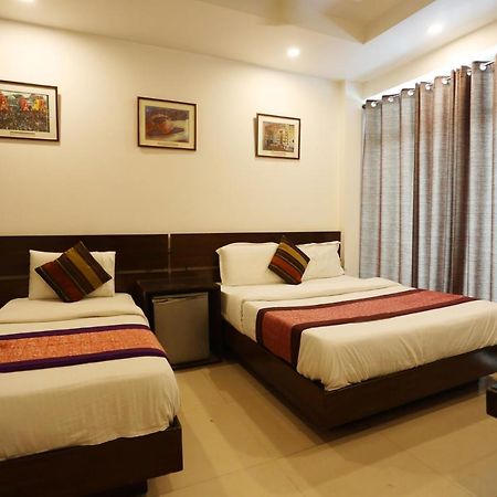 Hotel Maya 'New Delhi' 外观 照片