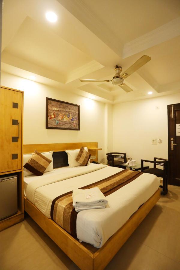 Hotel Maya 'New Delhi' 外观 照片