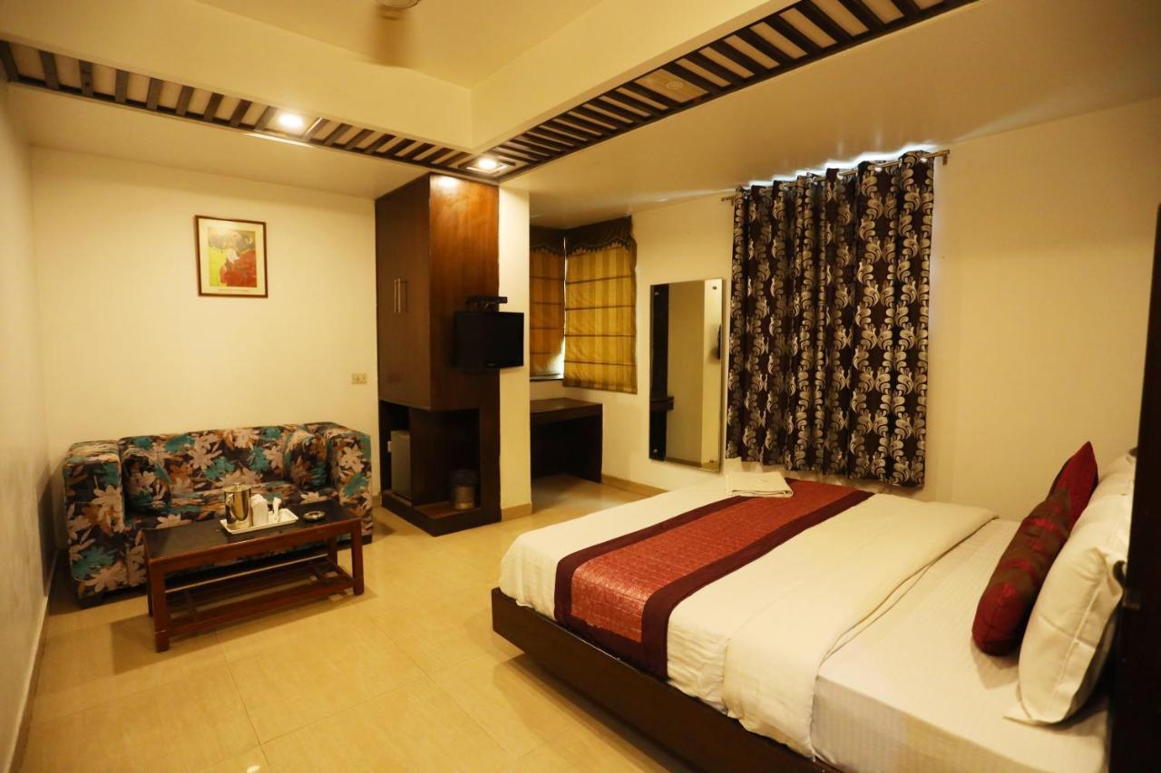 Hotel Maya 'New Delhi' 外观 照片
