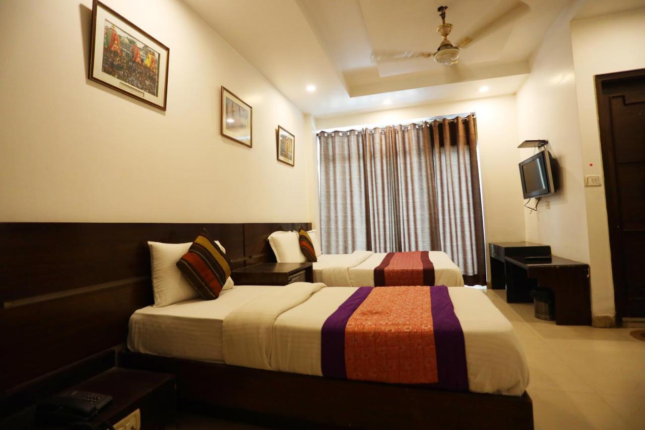 Hotel Maya 'New Delhi' 外观 照片