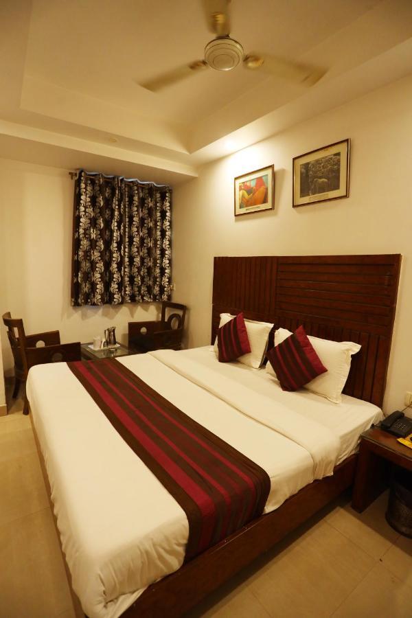 Hotel Maya 'New Delhi' 外观 照片