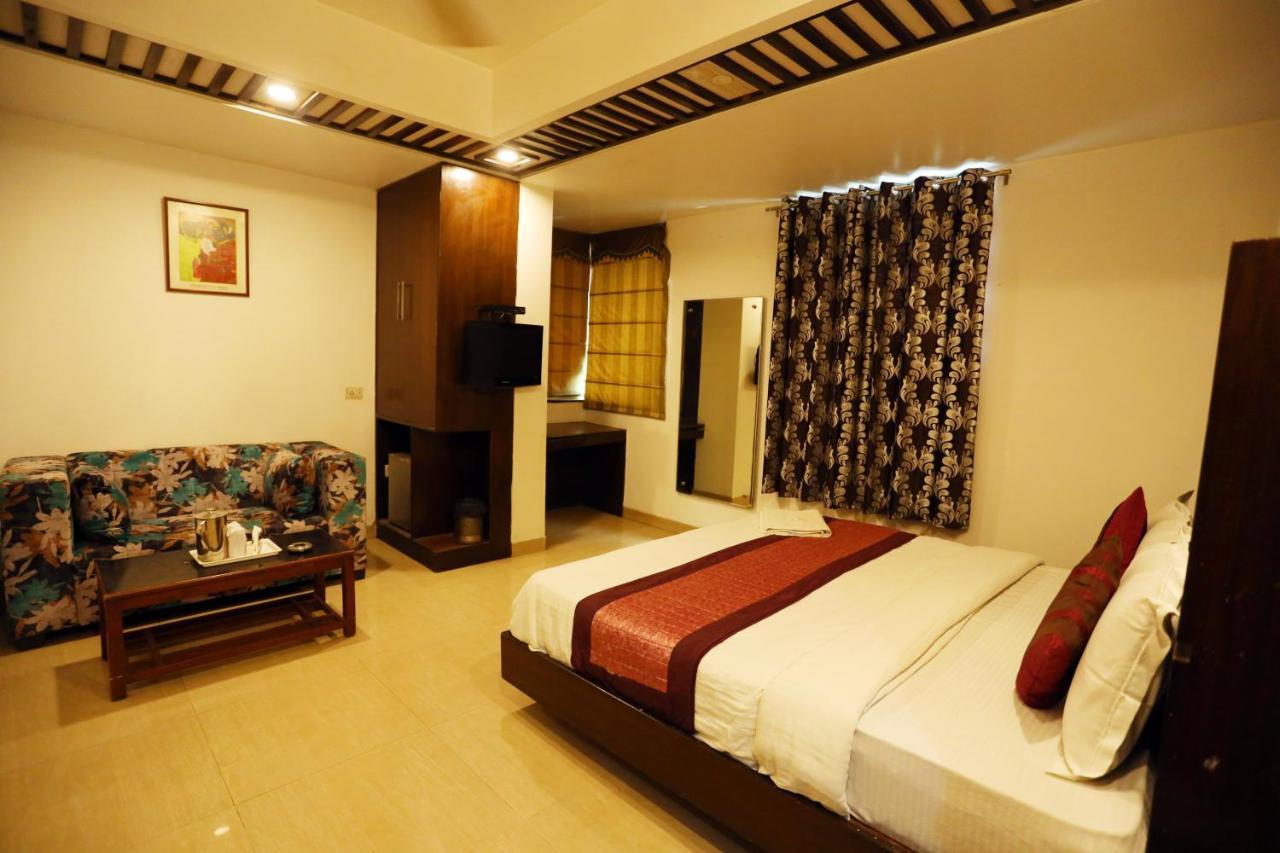 Hotel Maya 'New Delhi' 外观 照片
