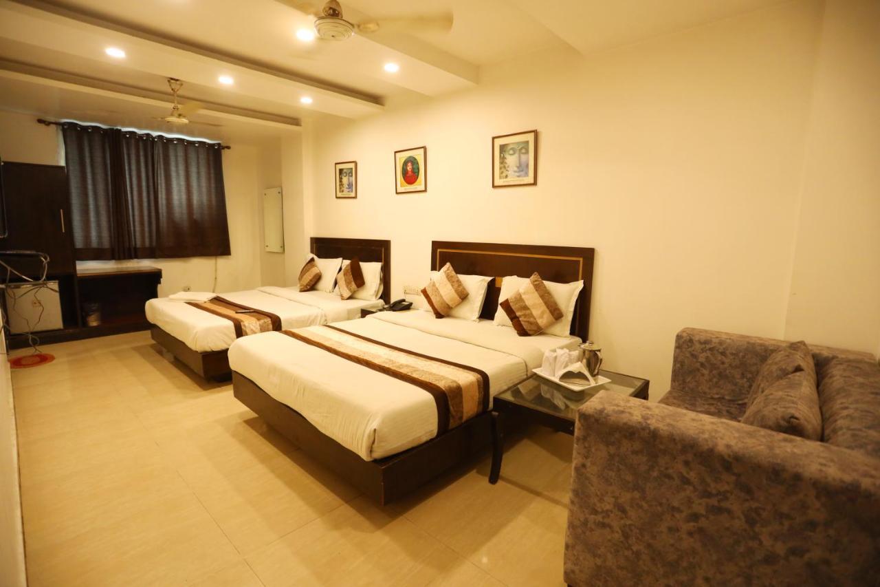 Hotel Maya 'New Delhi' 外观 照片