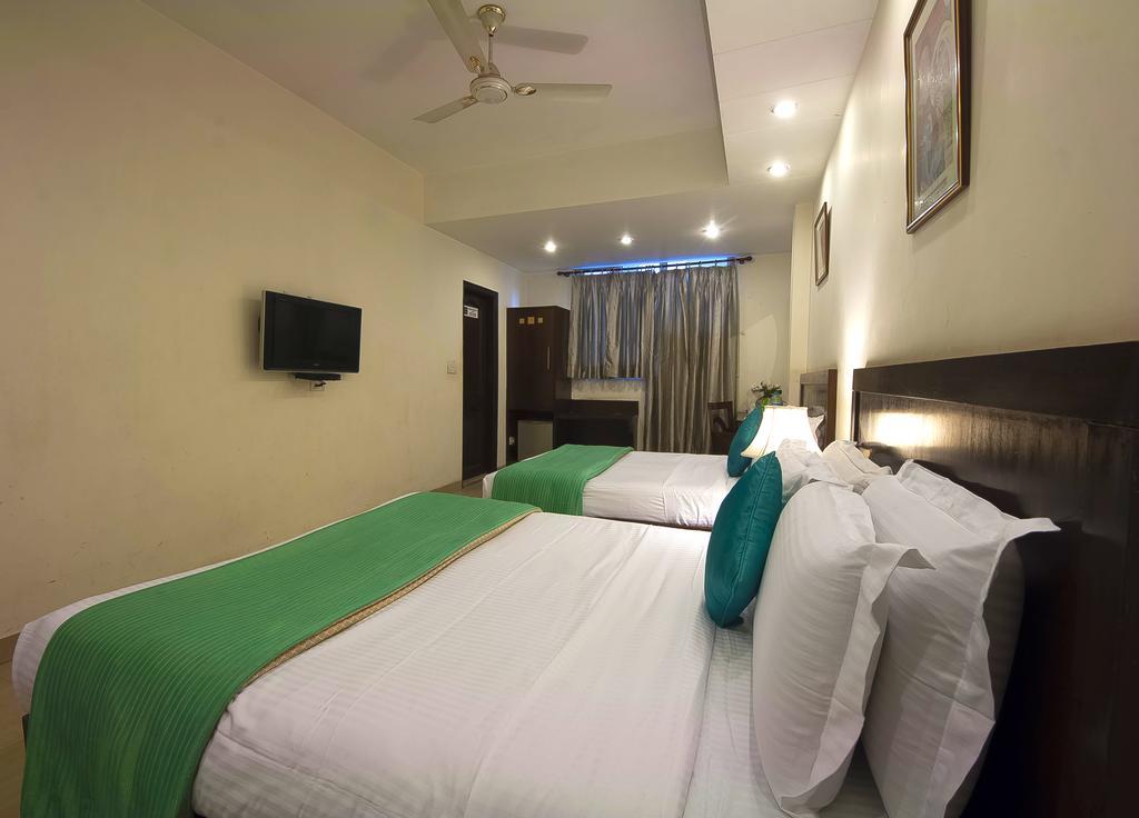 Hotel Maya 'New Delhi' 外观 照片