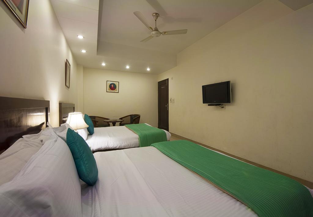 Hotel Maya 'New Delhi' 外观 照片