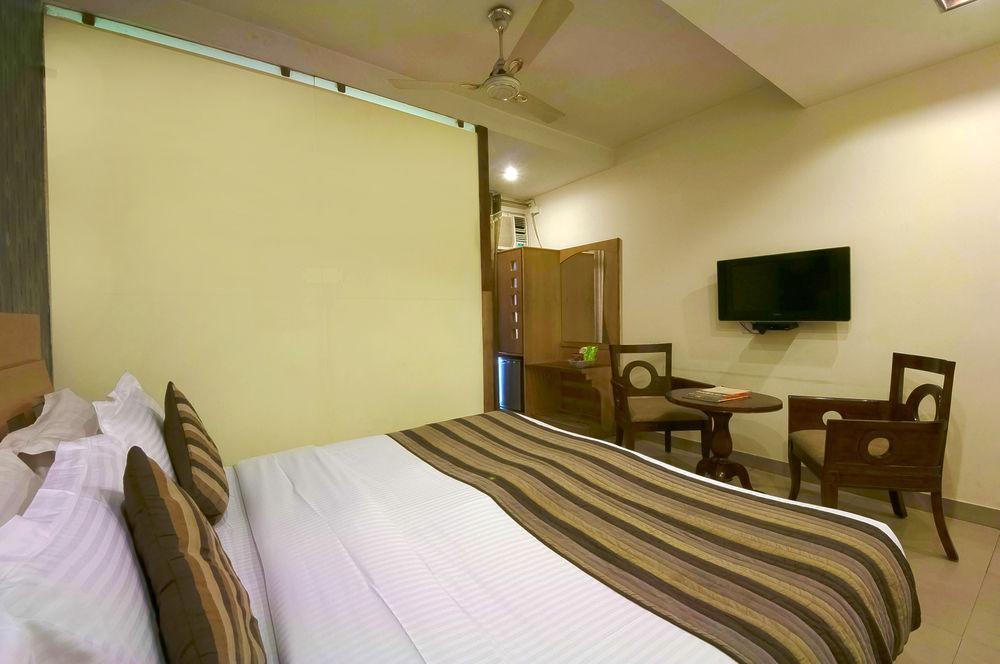 Hotel Maya 'New Delhi' 外观 照片