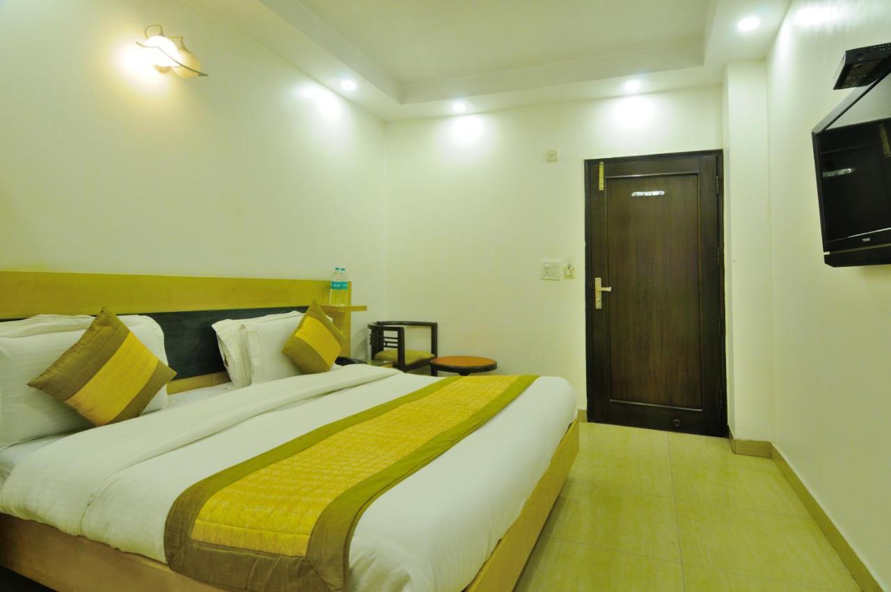 Hotel Maya 'New Delhi' 外观 照片