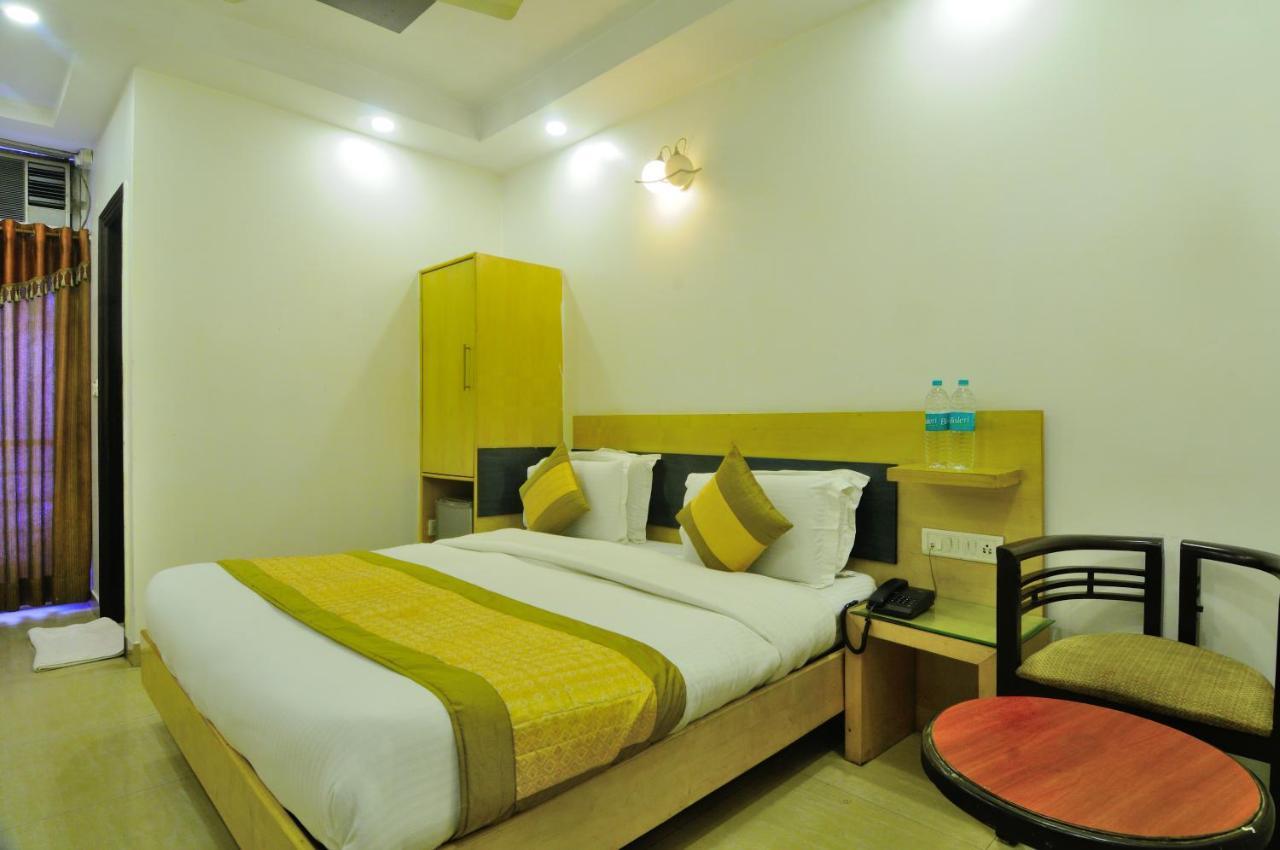 Hotel Maya 'New Delhi' 外观 照片