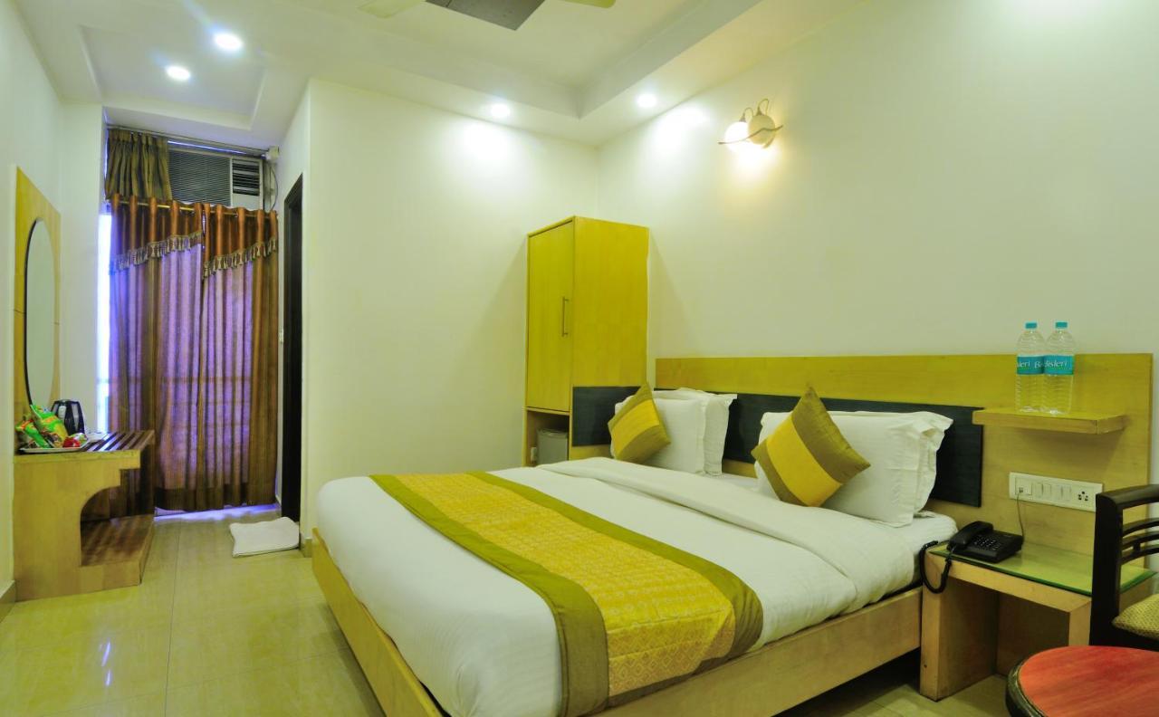 Hotel Maya 'New Delhi' 外观 照片