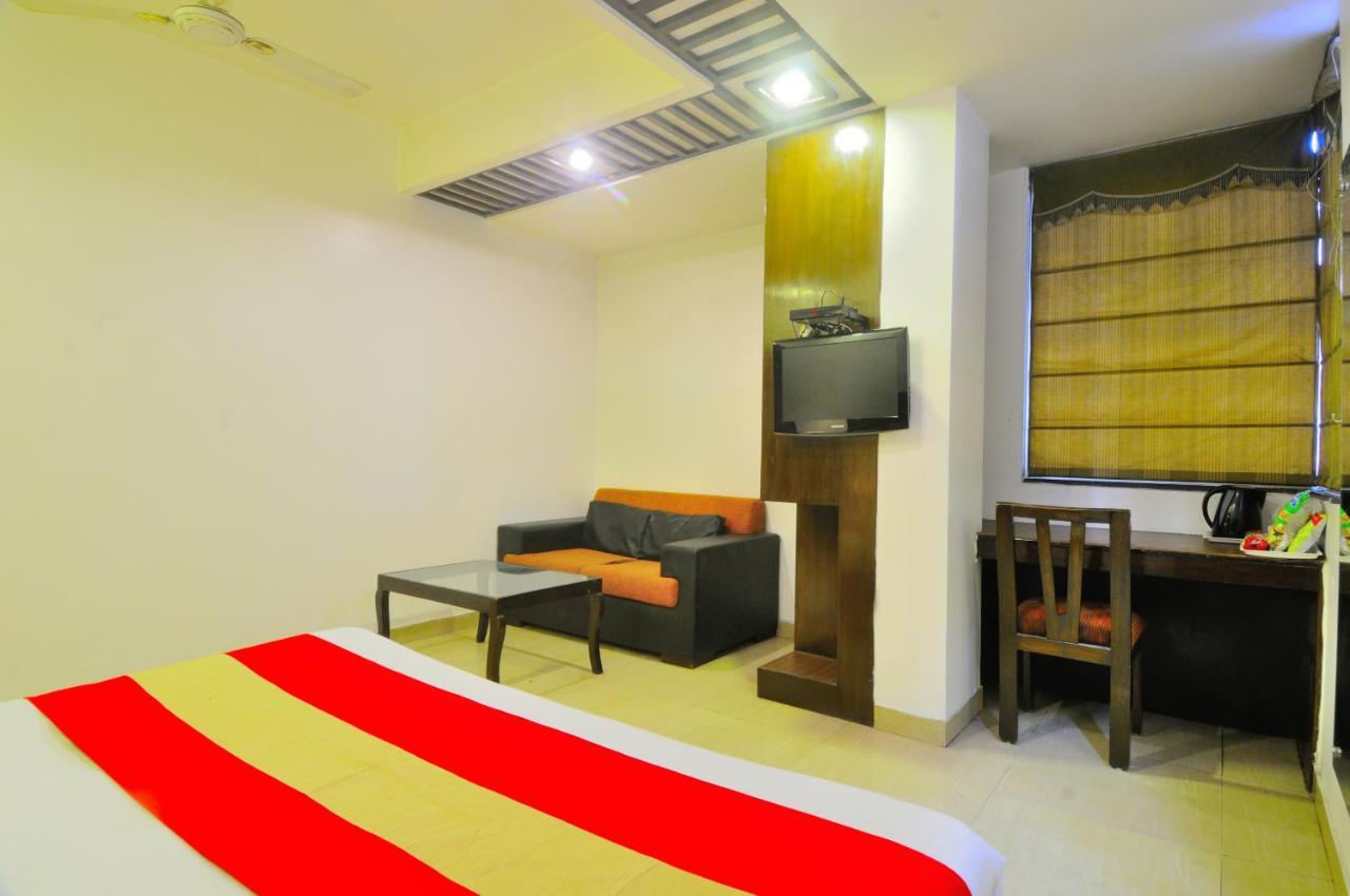 Hotel Maya 'New Delhi' 外观 照片